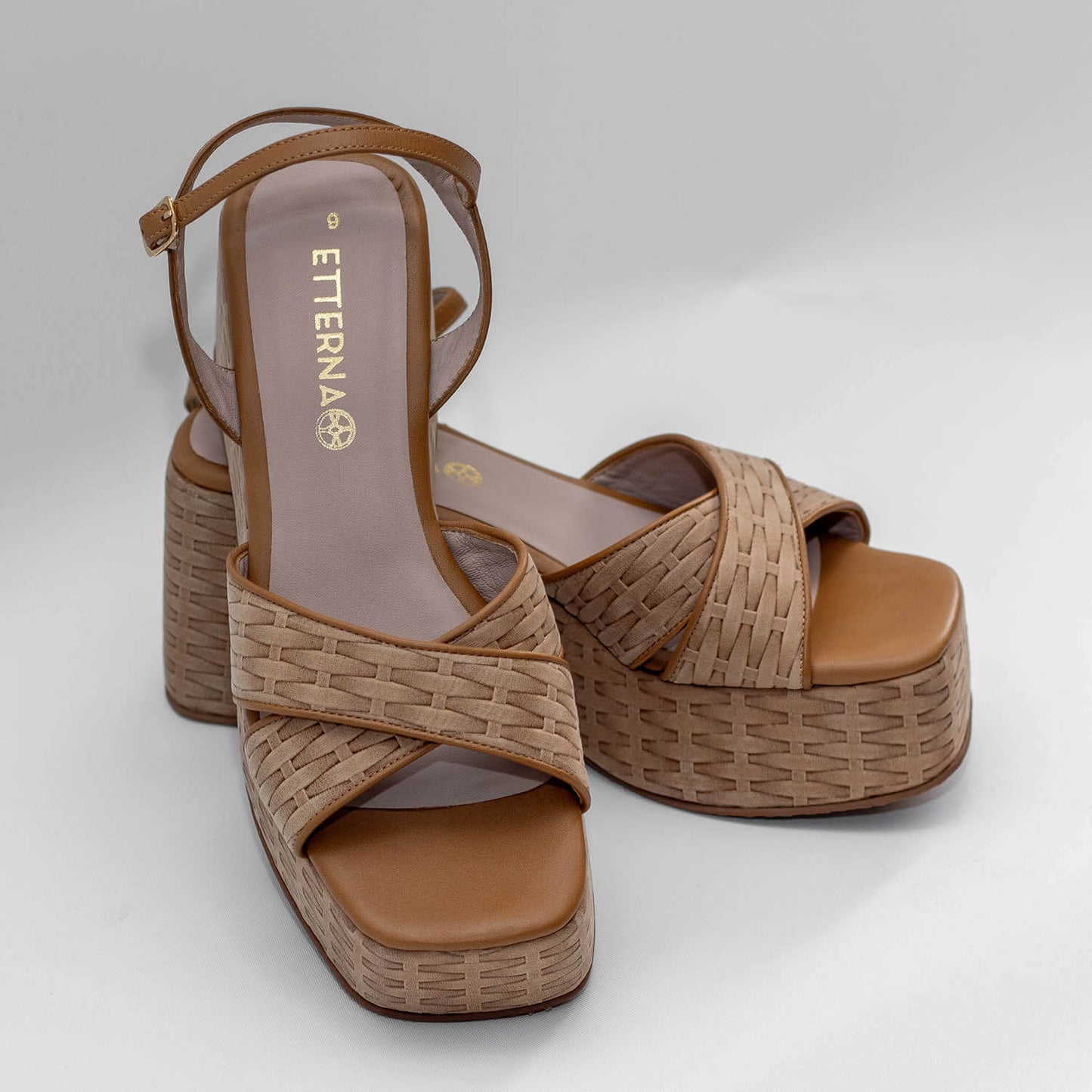Sandalias Plataforma Antonia en color Arena