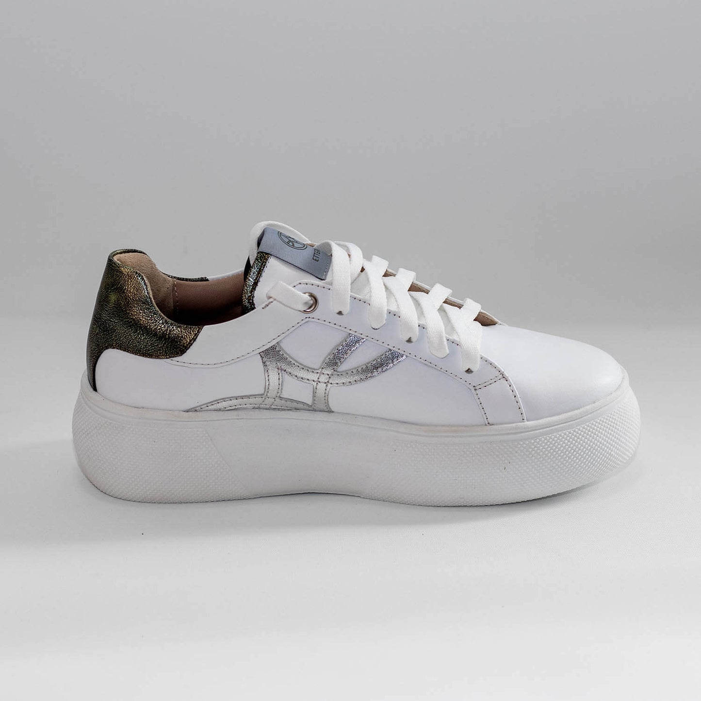 Zapatilla Belén en color Blanco con Verde