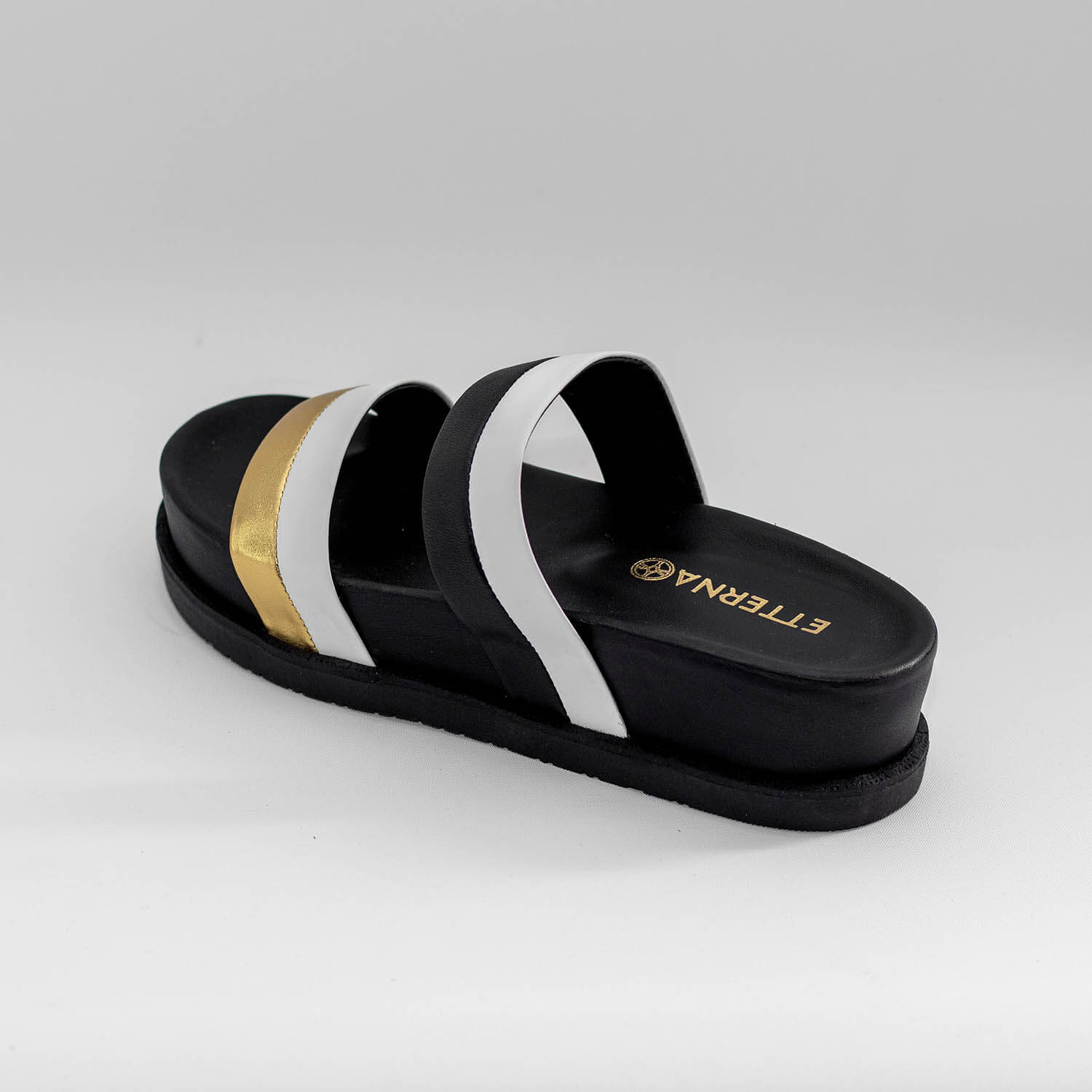 Sandalias Tricolor Aldana de color Dorado, Negro y Blanco