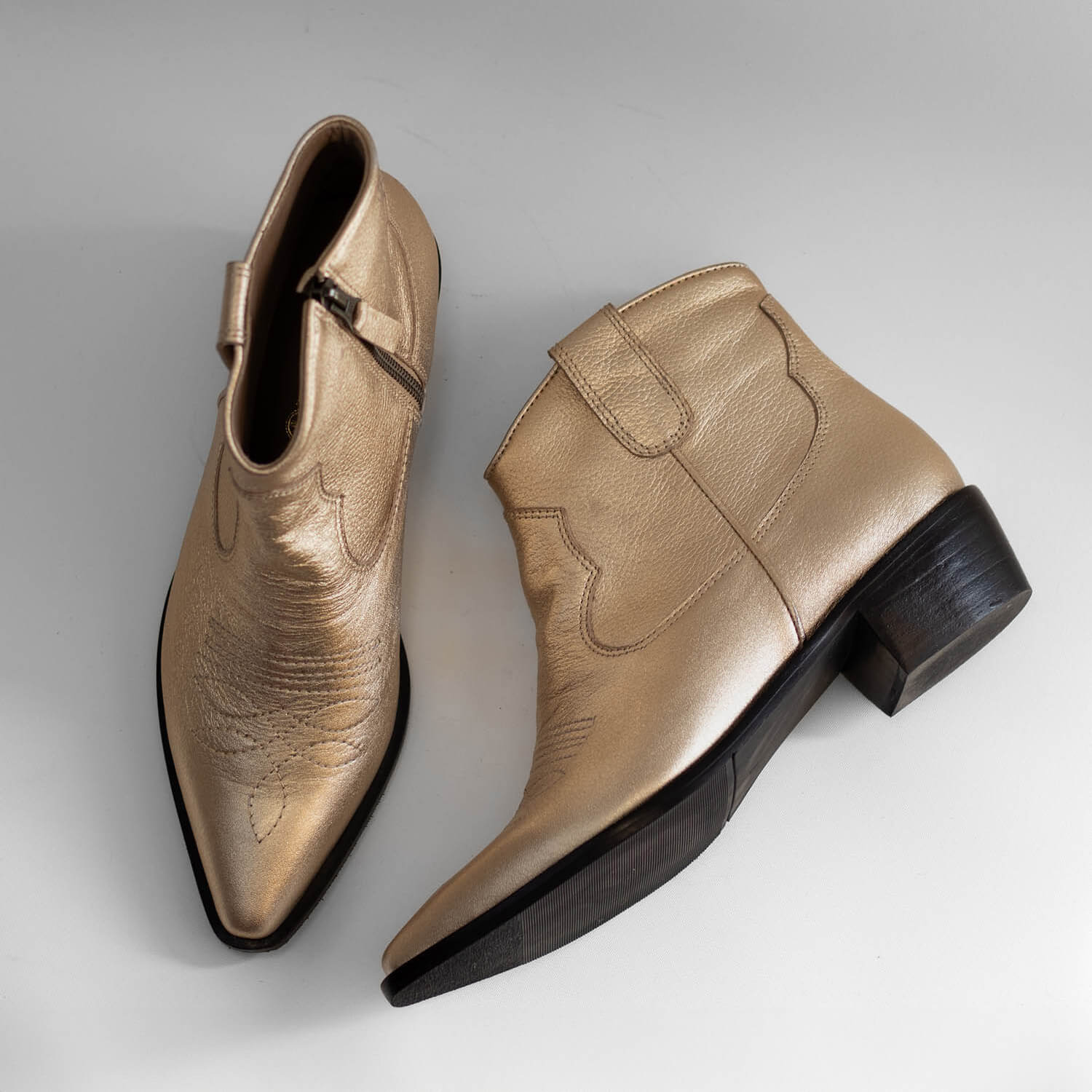 Texana Berenice en color Dorado