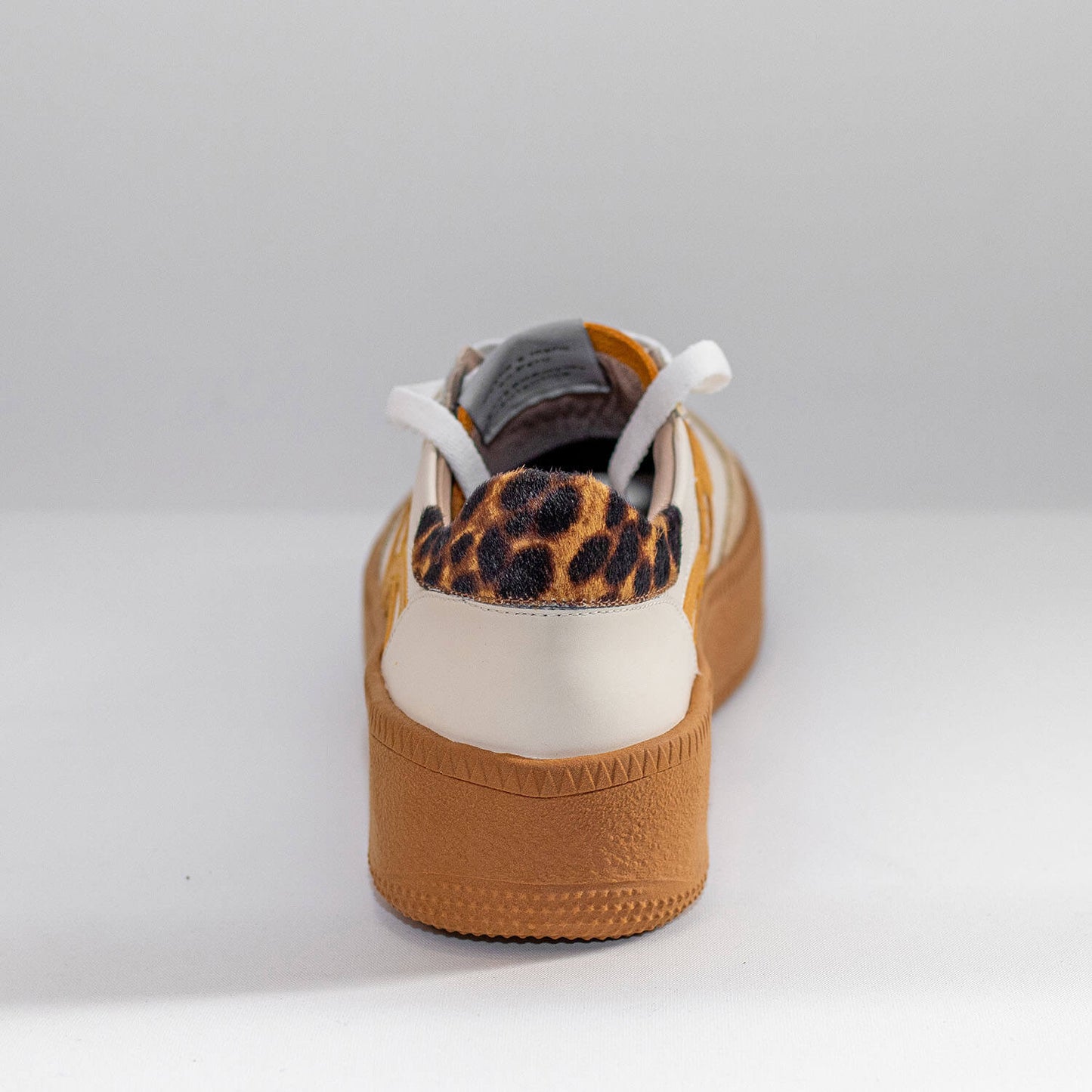 Zapatilla Beatriz en color Off White o Blanco Off