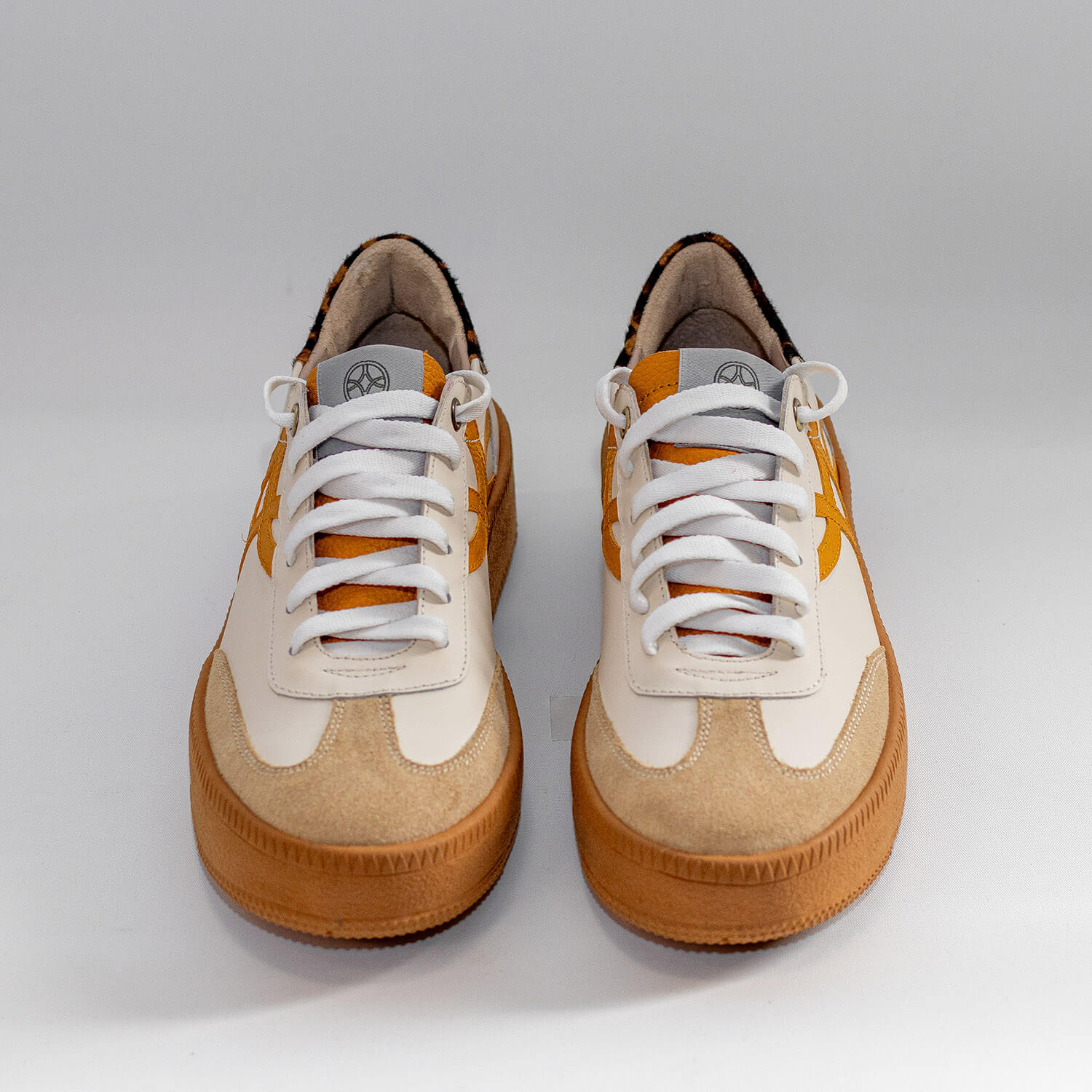Zapatilla Beatriz en color Off White o Blanco Off